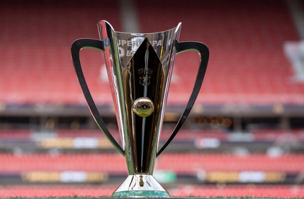 Taça da Supercopa do Brasil (foto: Lesley Ribeiro/CBF)