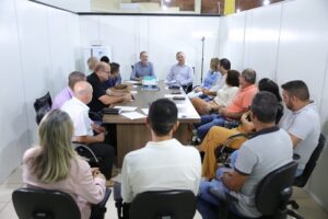 Prefeito de Belo Oriente realiza a primeira reunião com a equipe de secretários municipais e vereadores