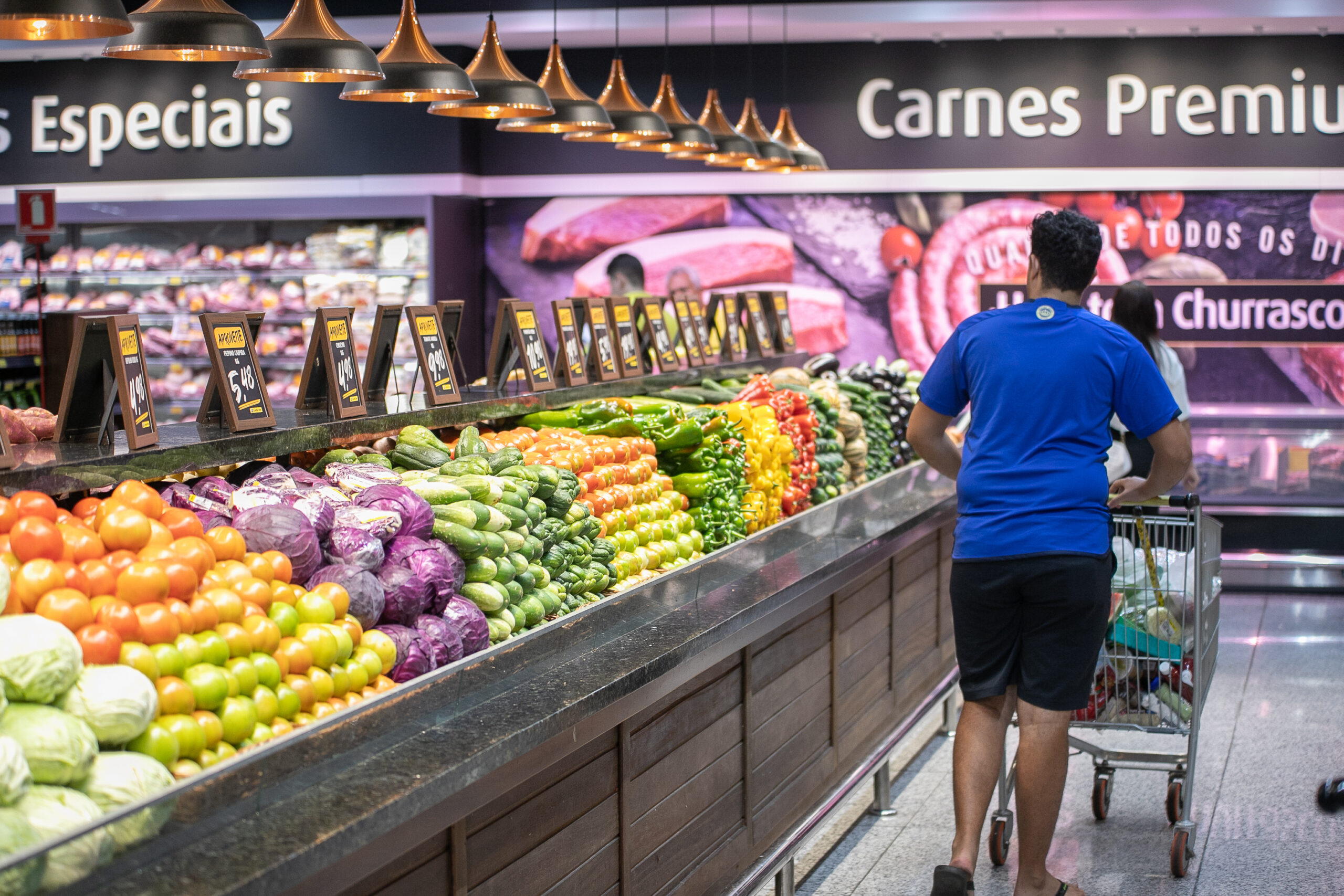 Supermercados de Coronel Fabriciano e Timóteo funcionarão em oito feriados de 2025