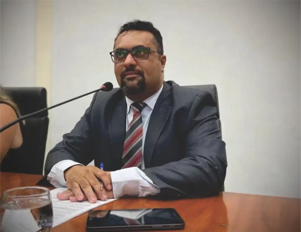 Ley do Trânsito é Reeleito Presidente da Câmara Municipal de Ipatinga para o Biênio 2025-2026