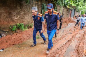 Governador de Minas garante apoio a Ipatinga e elogia força-tarefa do município no socorro às vítimas de tromba d’água