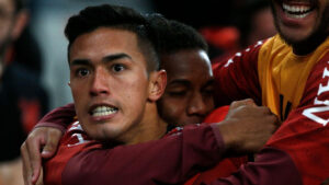 Reforço do Atlético, Cuello comemora gol pelo Athletico-PR (foto: ALBARI ROSA/AFP)