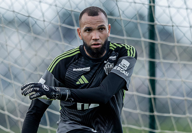 Everson, goleiro do Atlético, em treino na Cidade do Galo (foto: Pedro Souza / Atlético)