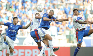 Cruzeiro e Betim se enfrentaram no Mineirão (foto: Alexandre Guzanshe/EM D.A Press)