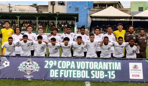 Corinthians foi campeão da Copa Votorantim na categoria sub-15 (foto: Matheus Garcia/Prefeitura de Votorantim)