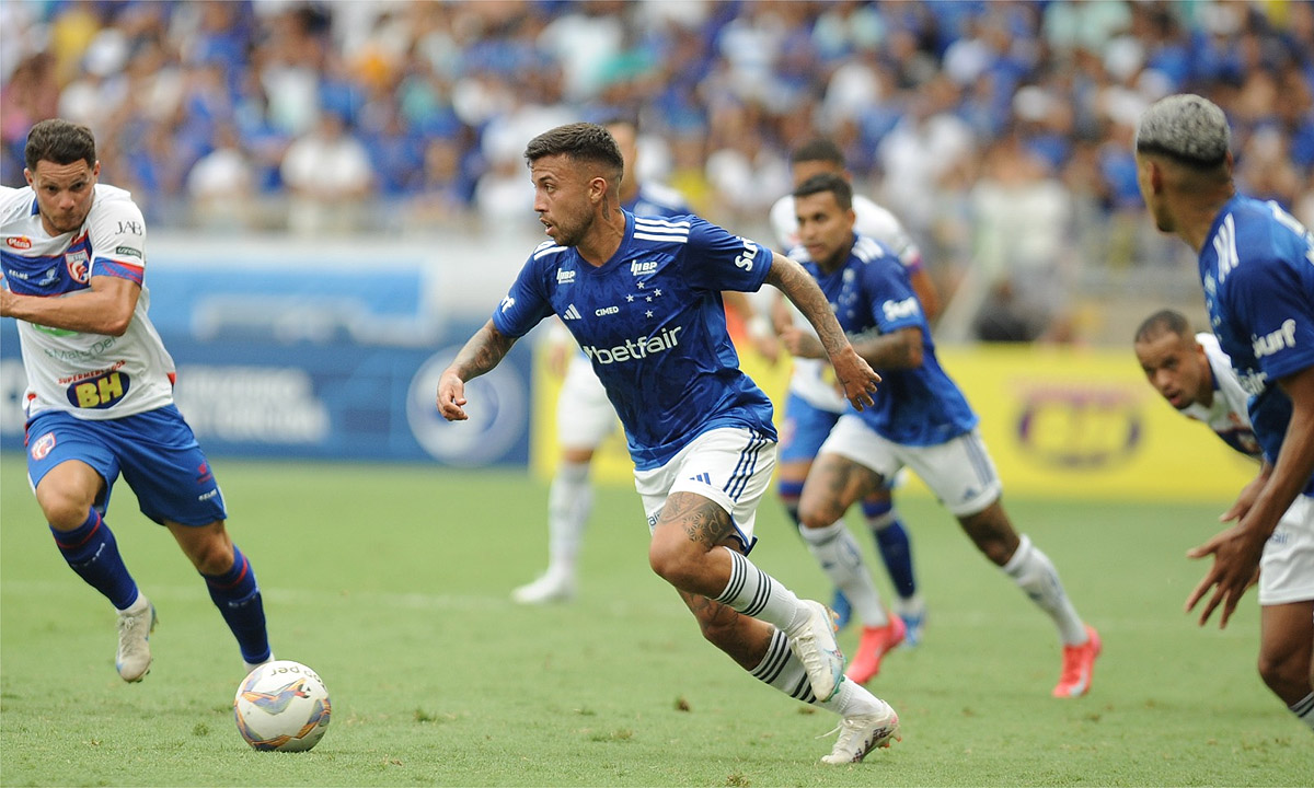 Matheus Henrique, meio-campista do Cruzeiro (foto: Alexandre Guzanshe/EM D.A Press)