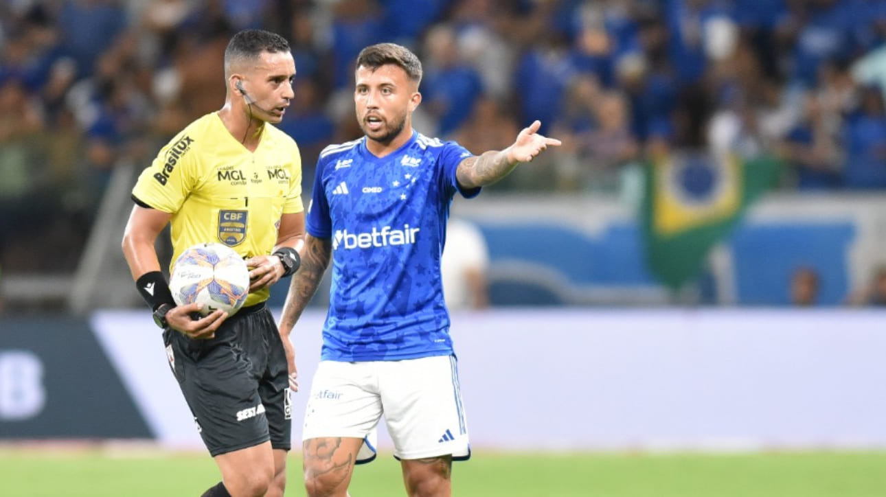 Matheus Henrique, volante do Cruzeiro, no Mineirão (foto: Ramon Lisboa/EM/D.A Press)