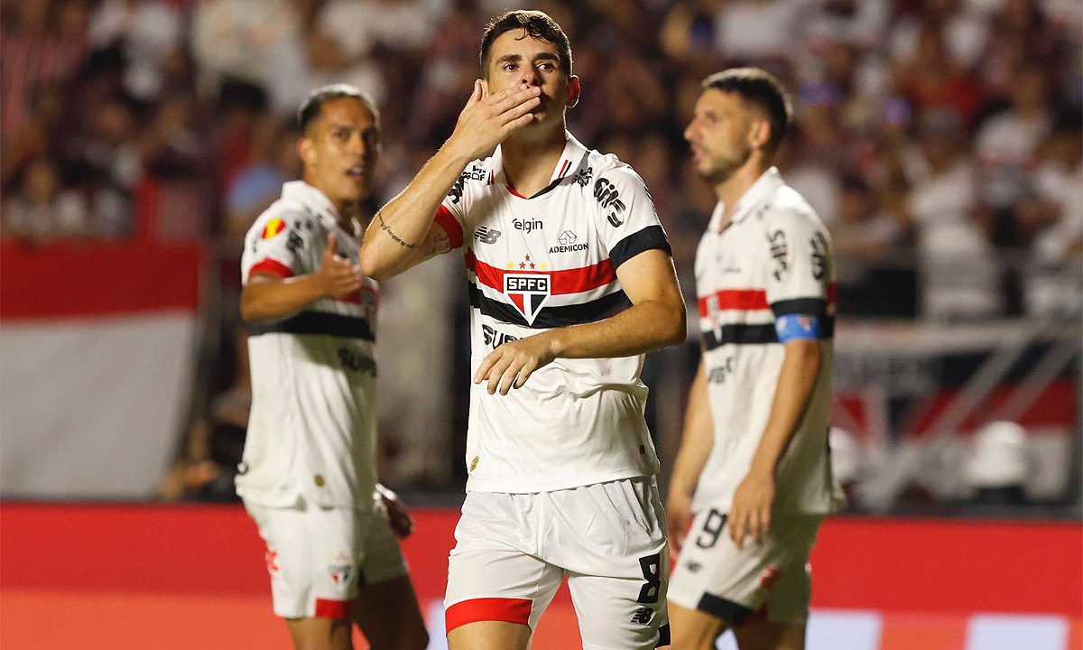 Oscar fez um dos gols do São Paulo (foto: Rubens Chiri, Paulo Pinto e Miguel Schincariol/Saopaulofc.net)