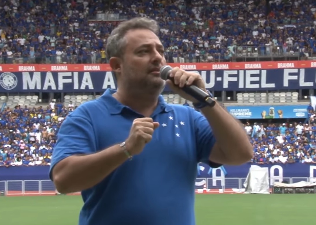 Alexandre Mattos durante apresentação de reforços do Cruzeiro (foto: Divulgação/Cruzeiro)