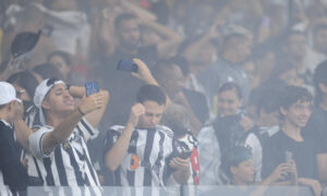 Torcedores do Atlético no Mineirão (foto: Alexandre Guzanshe/EM/DA.Press)