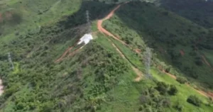 Moradores de Timóteo relatam insegurança com torre de alta-tensão e deslizamentos de terra