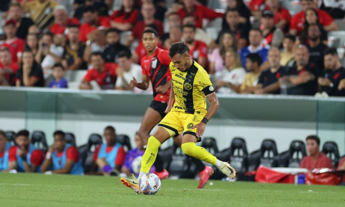 Cascavel em jogo do Paranaense - (foto: Divulgação/Cascavel)