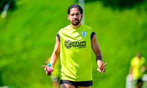 Benítez em treino no CT Lanna Drumond (foto: Mourão Panda/América)