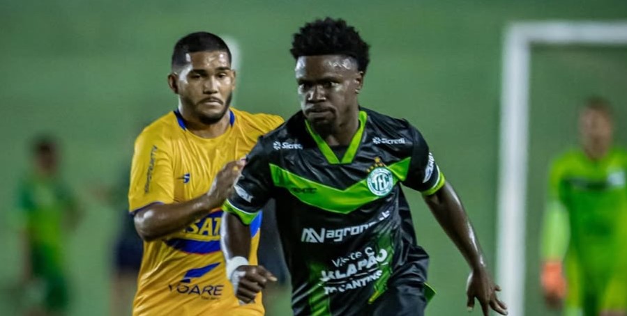 Kamdem em campo pelo Tocantinópolis (foto: Edson Júnior/Tocantinópolis)