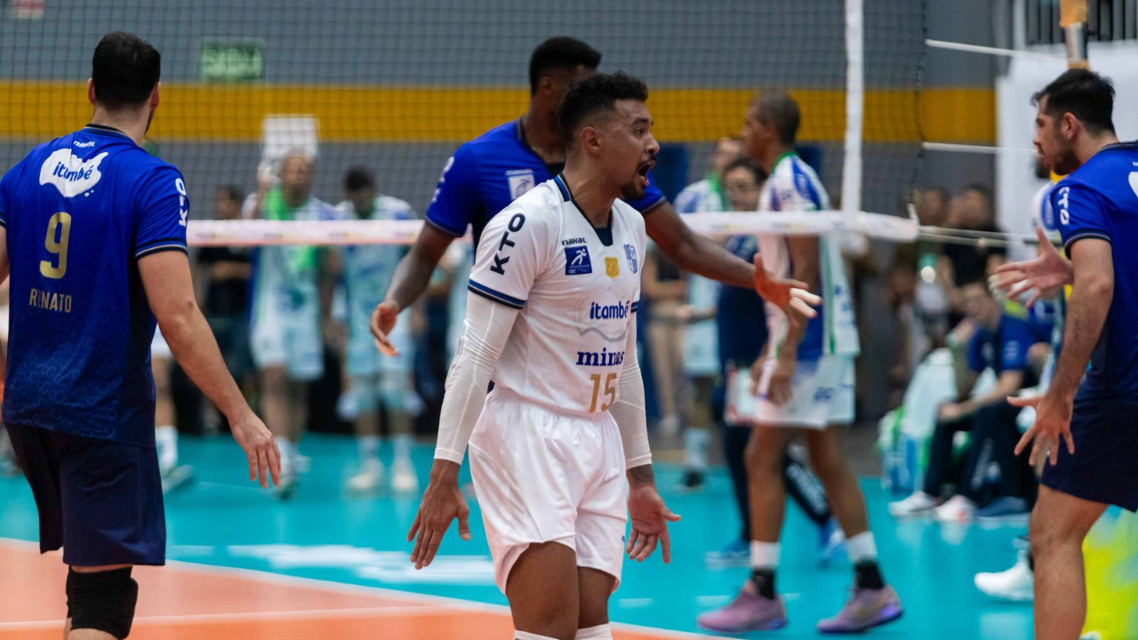 Líbero do Minas, Maique em quadra pela final da Copa Brasil Masculina de Vôlei (foto: Arthur Moraes/Divulgação)