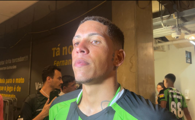 Kauã Diniz em entrevista após jogo do América (foto: Izabela Baeta/No Ataque)