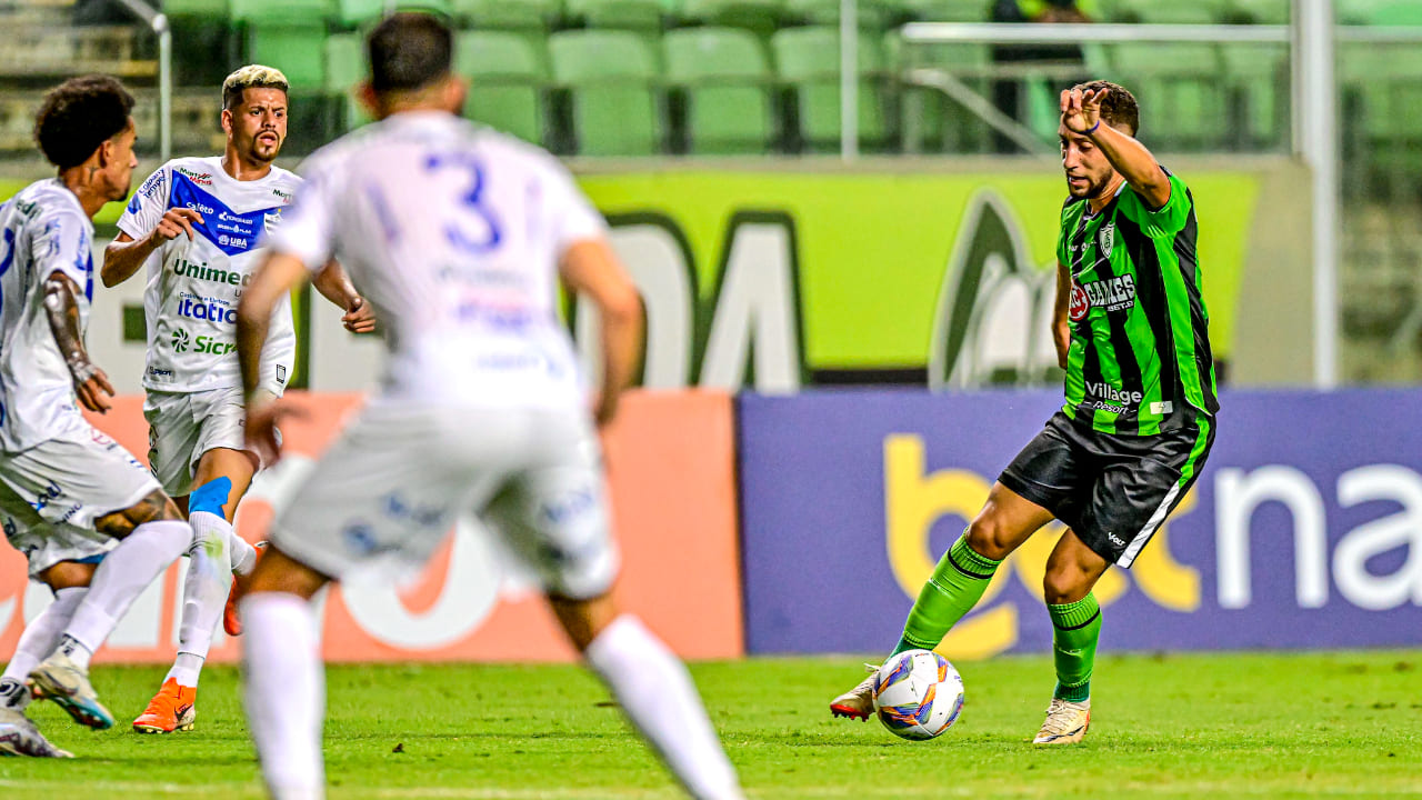 América em jogo contra o Aymorés, pela última rodada do Mineiro (foto: Mourão Panda/América)