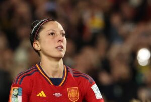 Jenni Hermoso em jogo da Seleção da Espanha (foto: STEVE CHRISTO / AFP)