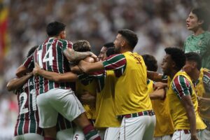 Jogadores do Fluminense comemoram gol contra o Vasco (foto: Divulgação / Fluminense )