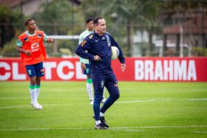 Dudu Patetuci, técnico da Seleção Sub-17 (foto: Joilson Marconne/CBF)