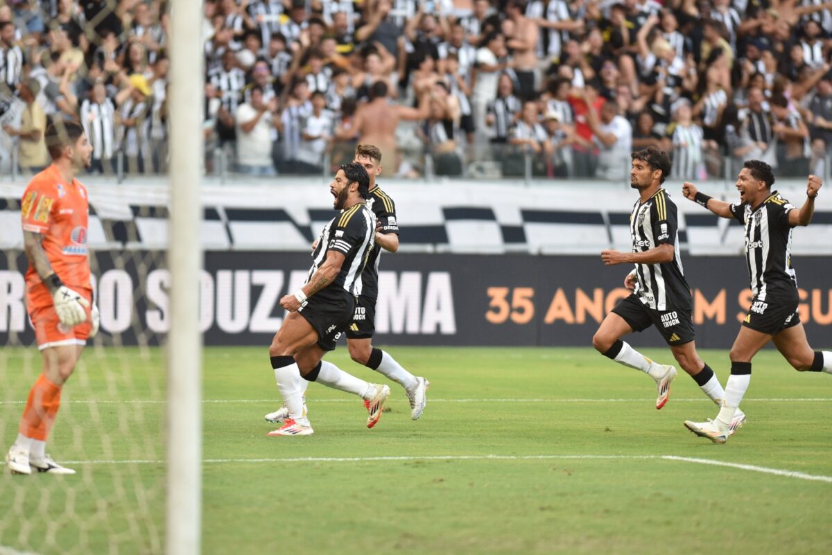 Hulk comemora gol pelo Atlético na vitória sobre o Tombense (foto: Ramon Lisboa/ EM / D.A Press)