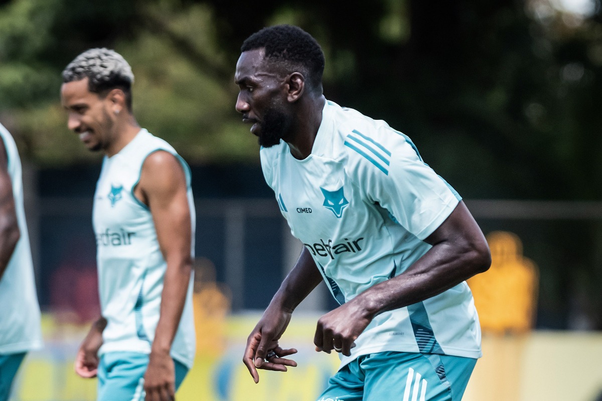 Bolasie em treino do Cruzeiro (foto: Gustavo Aleixo/Cruzeiro)