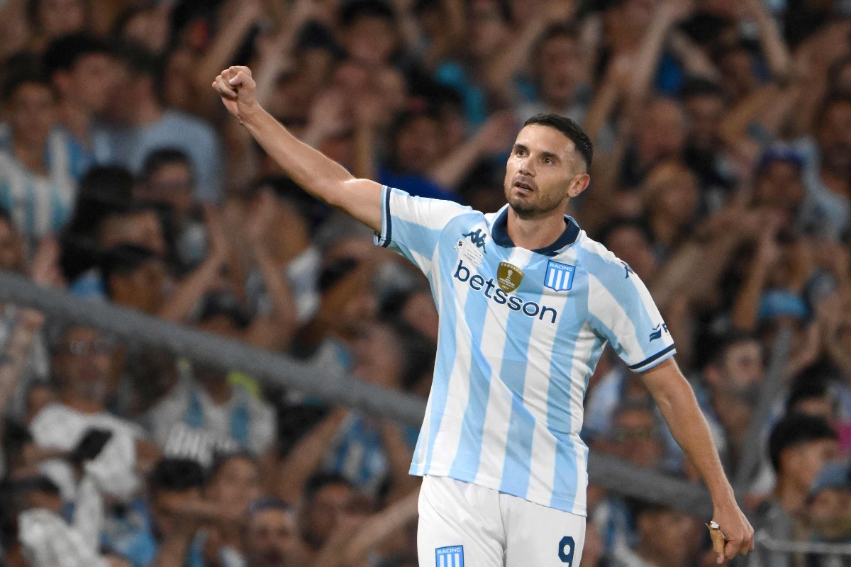 Adrián Martínez, atacante do Racing (foto: Luis ROBAYO / AFP)