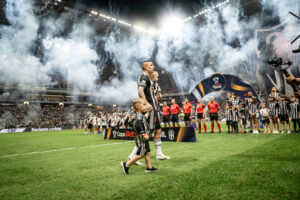 Guilherme Arana entra em campo pelo Atlético antes de jogo com Vasco pela Copa do Brasil de 2024 (foto: Pedro Souza/Atlético)