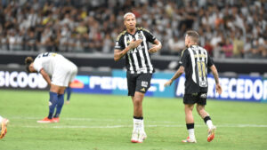 Deyverson comemora gol contra o Itabirito nesta quarta-feira (13/2) (foto: Ramon Lisboa/EM/D.A Press)