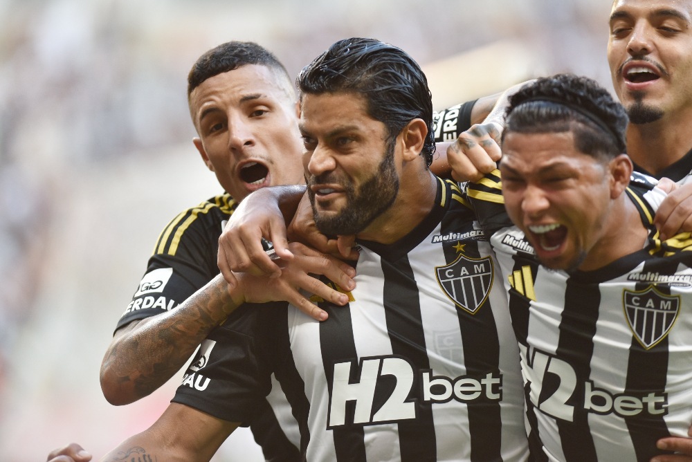 Jogadores do Atlético comemoram gol de Hulk no Mineirão (foto: Ramon Lisboa/EM/D.A Press)