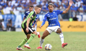 Cruzeiro e América empataram por 1 a 1 no Mineirão (foto: Ramon Lisboa/EM D.A Press)