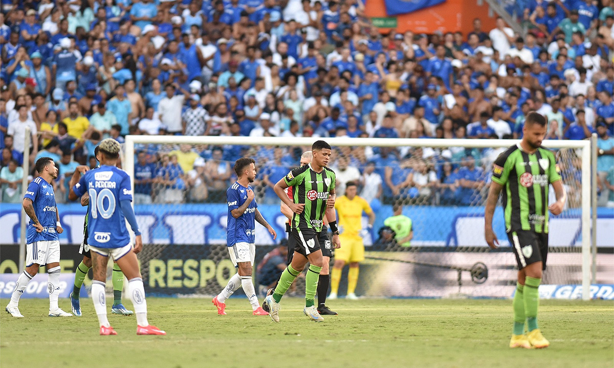 Cruzeiro e América empataram por 1 a 1 no Mineirão (foto: Ramon Lisboa/EM/D.A Press)