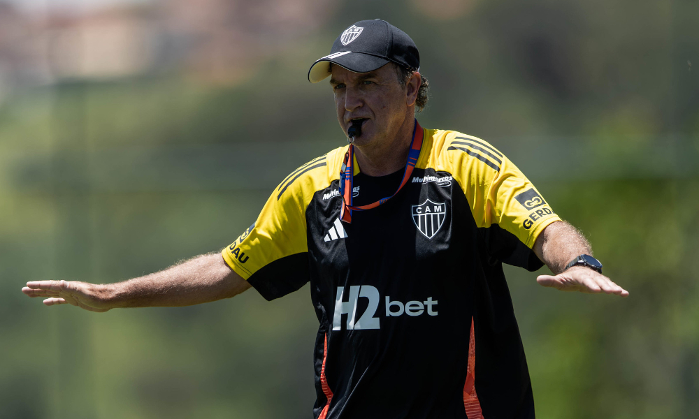 Cuca em treino do Atlético na Cidade do Galo (foto: Pedro Souza/Atlético)