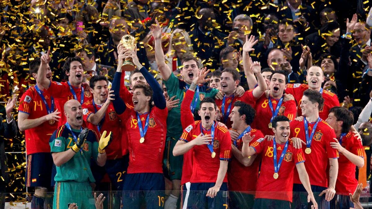 Sérgio Ramos venceu Copa do Mundo de 2010 com a Espanha (foto: MICHAEL KOOREN/AFP)