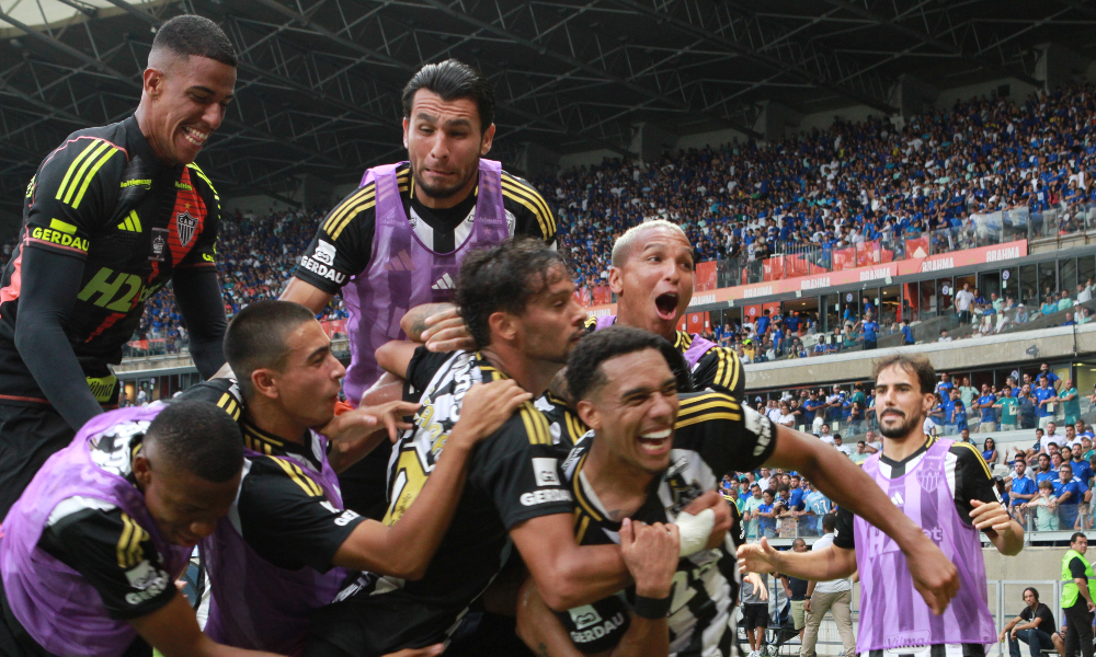 Jogadores do Atlético comemoram gol sobre o Cruzeiro (foto: Edesio Ferreira/EM/DA.Press)