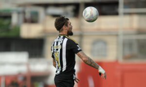 Lyanco, zagueiro do Atlético (foto: Alexandre Guzanshe/EM/DA.Press)