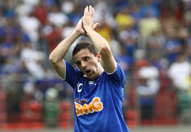 Walter Montillo anotou 36 gols e 36 assistências em 122 jogos pelo Cruzeiro (foto: Rodrigo Clemente/EM/D.A Press)