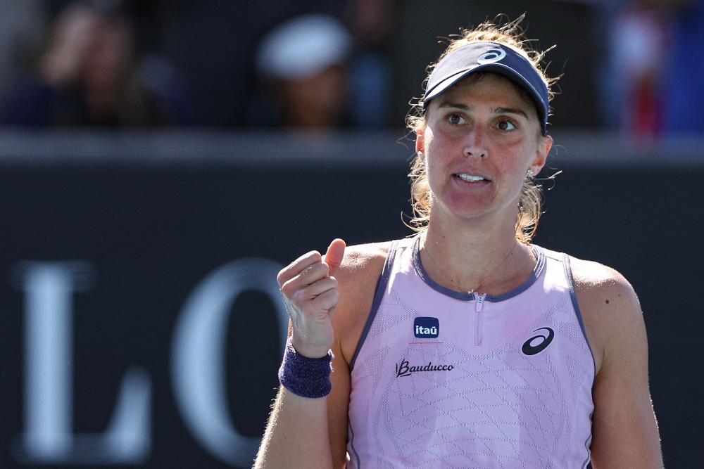 Bia Haddad é a tenista brasileira mais bem ranqueada pela WTA (foto: Martin KEEP / AFP)