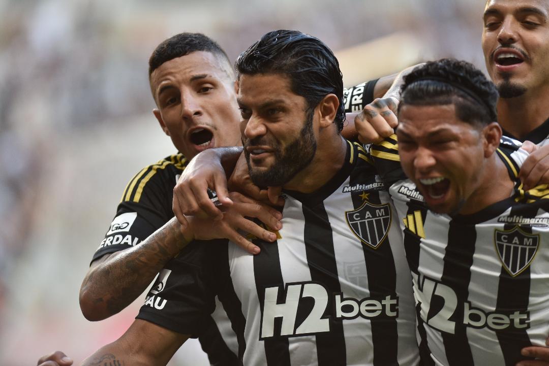 Arana, Hulk, Rony e Gabriel Menino comemoram gol do Atlético (foto: Ramon Lisboa/EM/D.A Press)