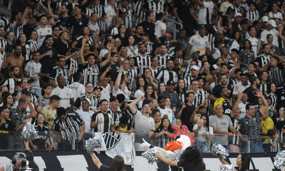 Torcedores do Atlético no Mineirão (foto: Alexandre Guzanshe/EM/DA.Press)