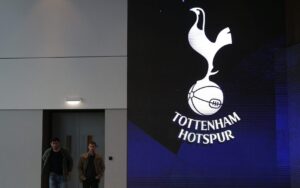 Escudo do Tottenham Hotspur (foto: Daniel Leal-Olivas)