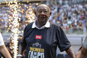 Ubaldo Miranda, ídolo do Atlético, em homenagem na Arena MRV (foto: Pedro Souza/Atlético)