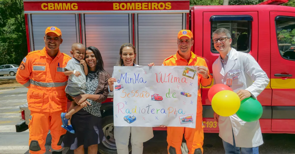 Criança ganha surpresa ao finalizar tratamento em Unidade de Oncologia de Ipatinga