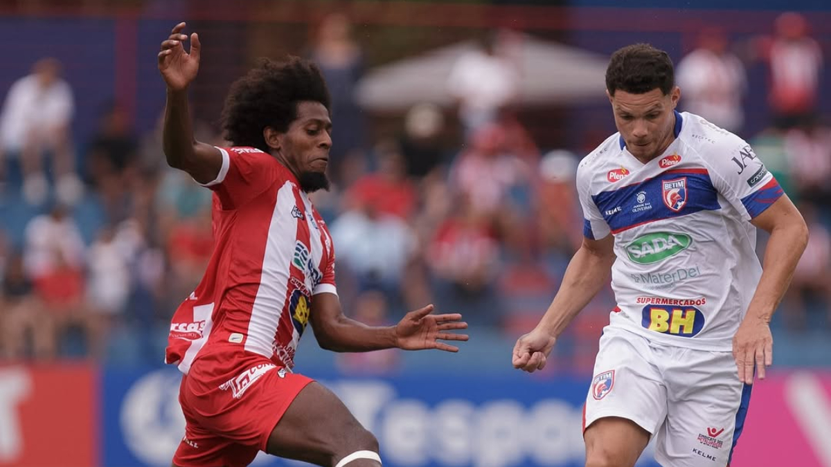 Lance do empate por 1 a 1 entre Betim e Villa Nova, pela sétima rodada do Mineiro (foto: Breno Babu/BETIM FUTEBOL)