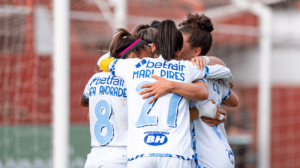 Jogadoras do Cruzeiro comemorando gol pelo Brasileiro Feminino (foto: Staff Images/Cruzeiro)