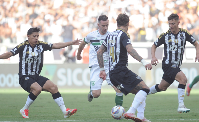 Atlético e América no jogo de ida da final do Mineiro (foto: Alexandre Guzanshe/EM/D.A Press)