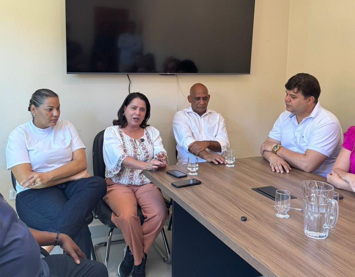 Deputada Federal Rosângela Reis reforça compromisso com São José do Goiabal em visita oficial