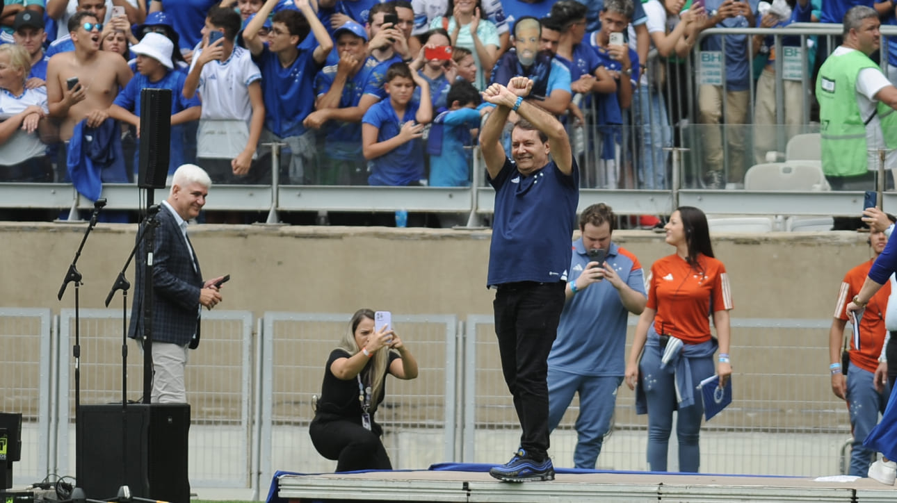 Pedro Lourenço, sócio majoritário da SAF do Cruzeiro, no Mineirão (foto: Alexandre Guzanshe/EM/D.A Press)