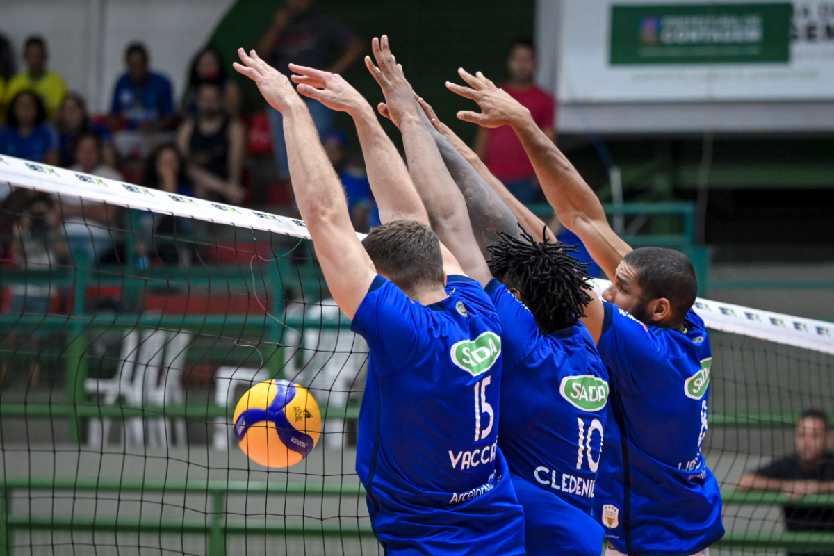 Lance de uma partida de vôlei do Cruzeiro (foto: Agência i7/Cruzeiro)