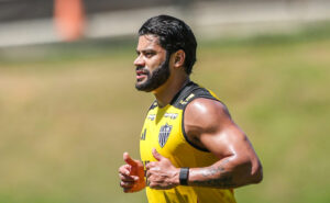 Hulk durante treinamento do Atlético na Cidade do Galo (13/3) (foto: Pedro Souza/Atlético)